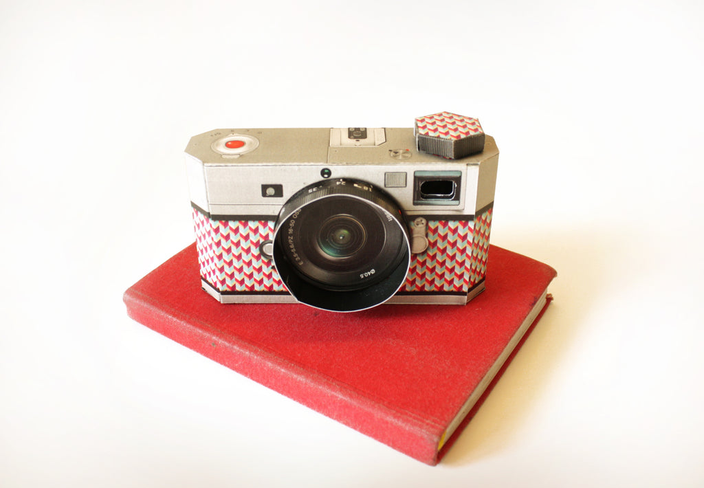 Realistic Black Camera Photo Frame DIY Paper Craft Kit