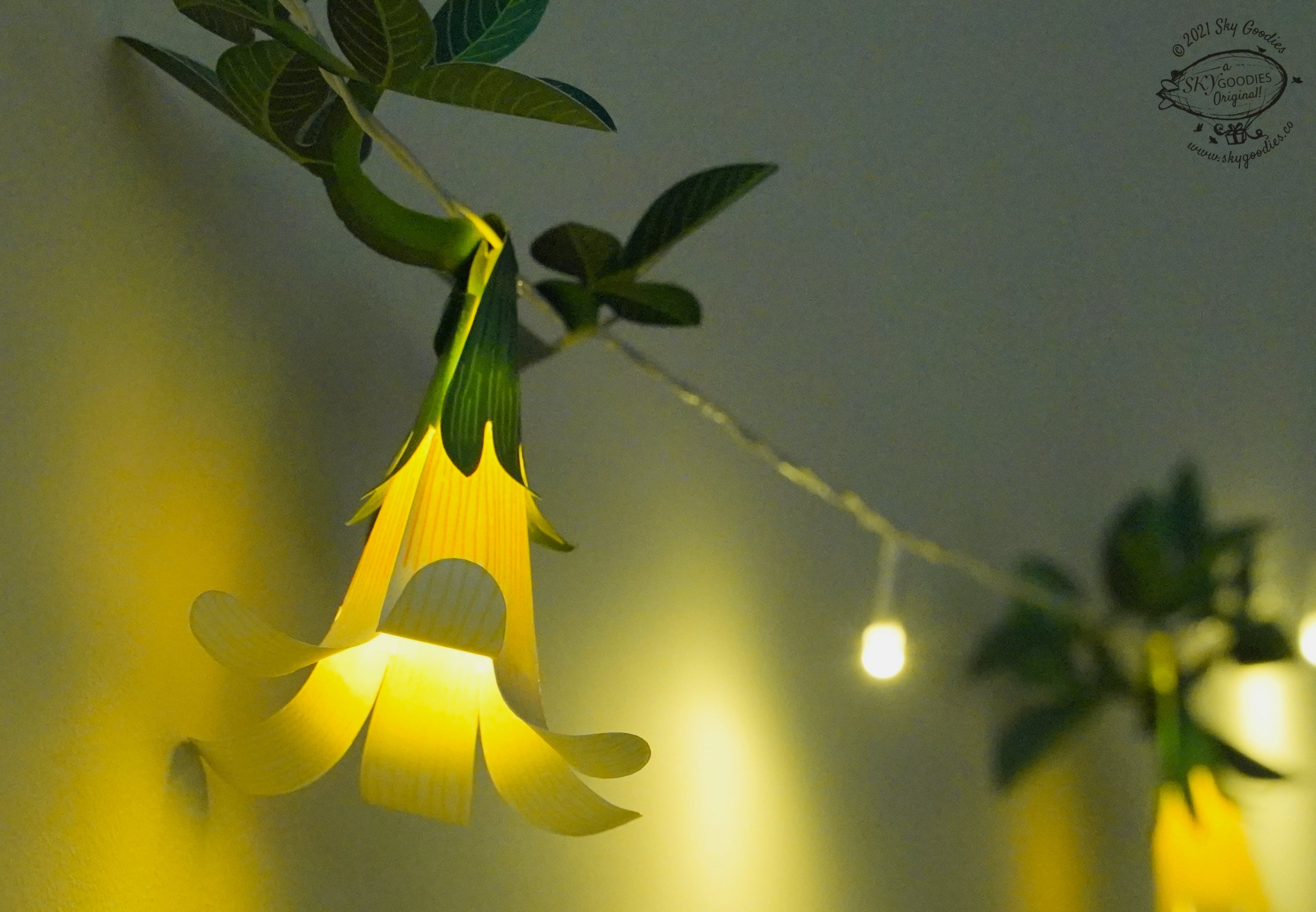 White Paper Flower Fairy Lights (12 flowers)