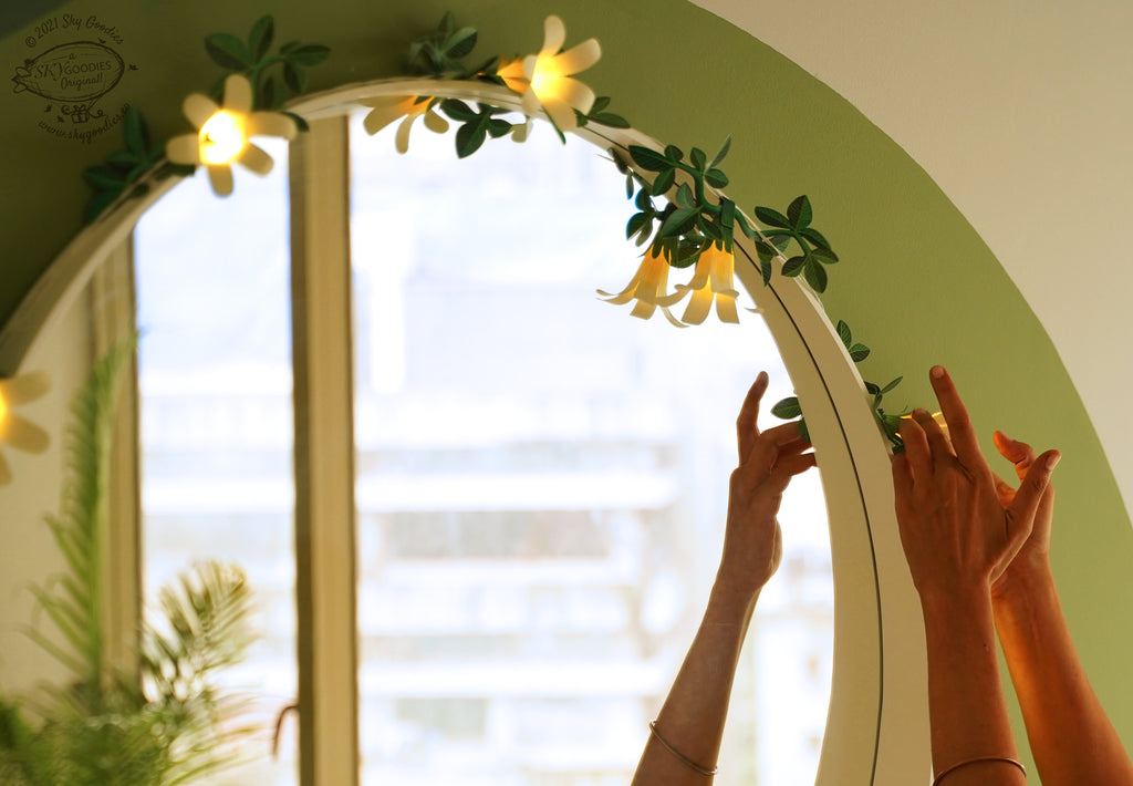 White Paper Flower Fairy Lights (12 flowers)