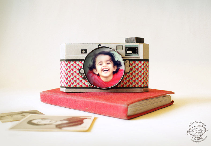 Realistic Black Camera Photo Frame DIY Paper Craft Kit